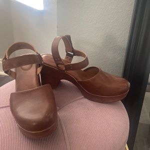 Size 11 BOC brown leather shoes